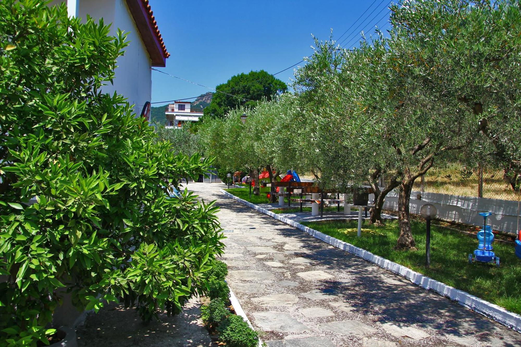 Dimos Bungalows Palaiontsiflikion Bagian luar foto