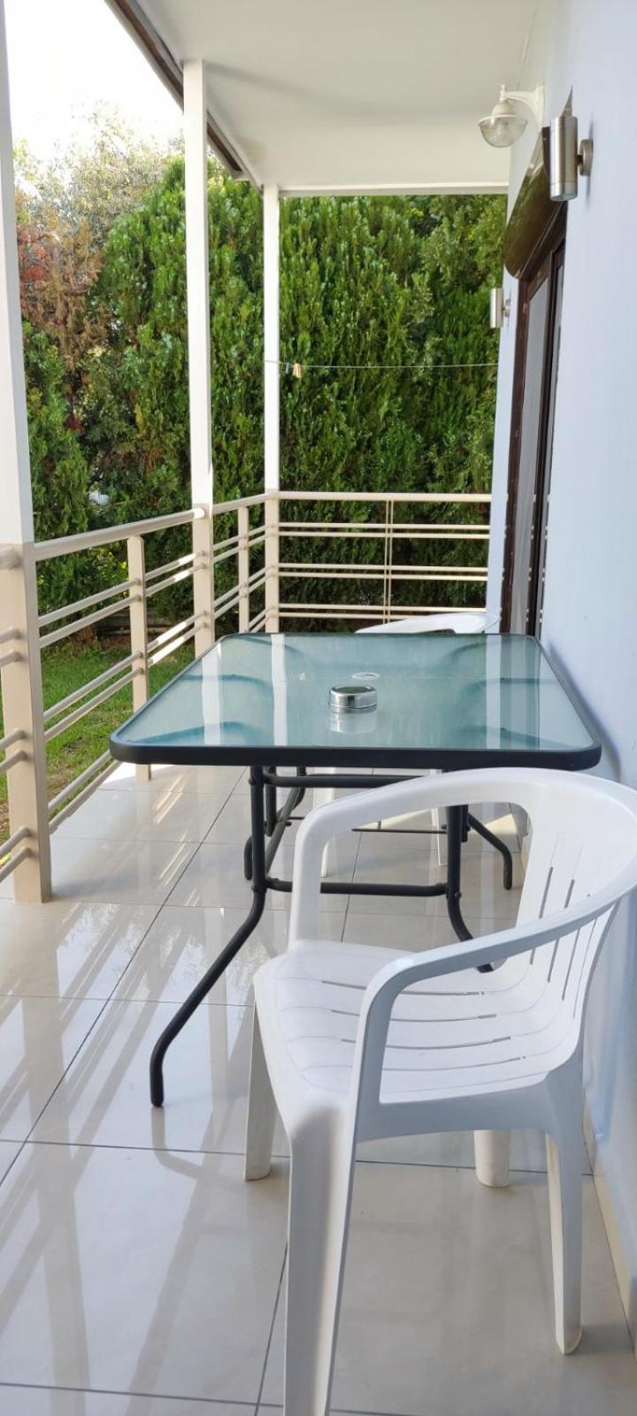 Dimos Bungalows Palaiontsiflikion Bagian luar foto