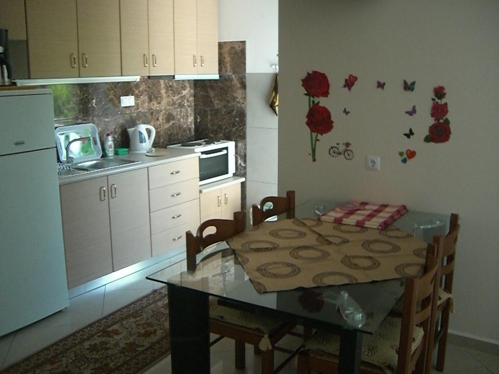 Dimos Bungalows Palaiontsiflikion Bagian luar foto