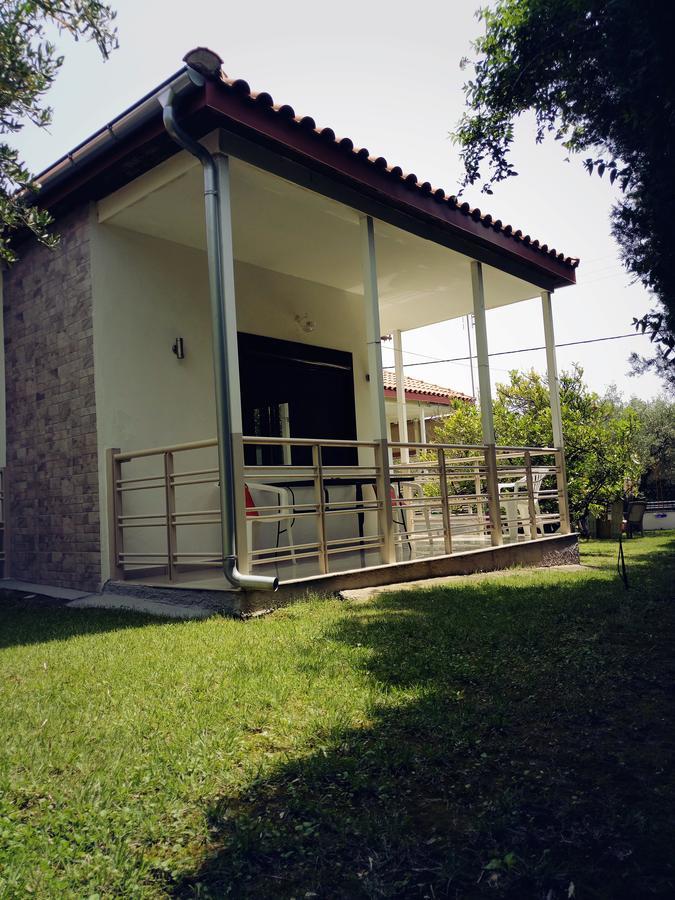 Dimos Bungalows Palaiontsiflikion Bagian luar foto
