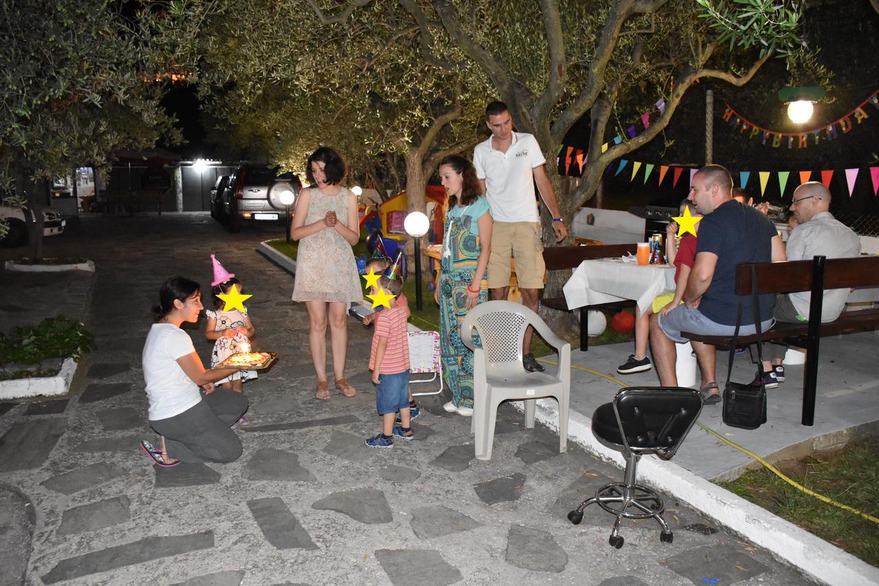 Dimos Bungalows Palaiontsiflikion Bagian luar foto