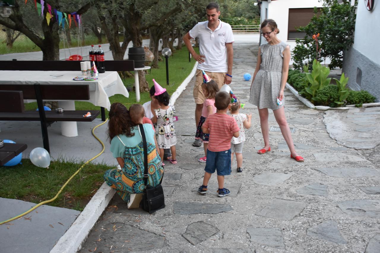 Dimos Bungalows Palaiontsiflikion Bagian luar foto